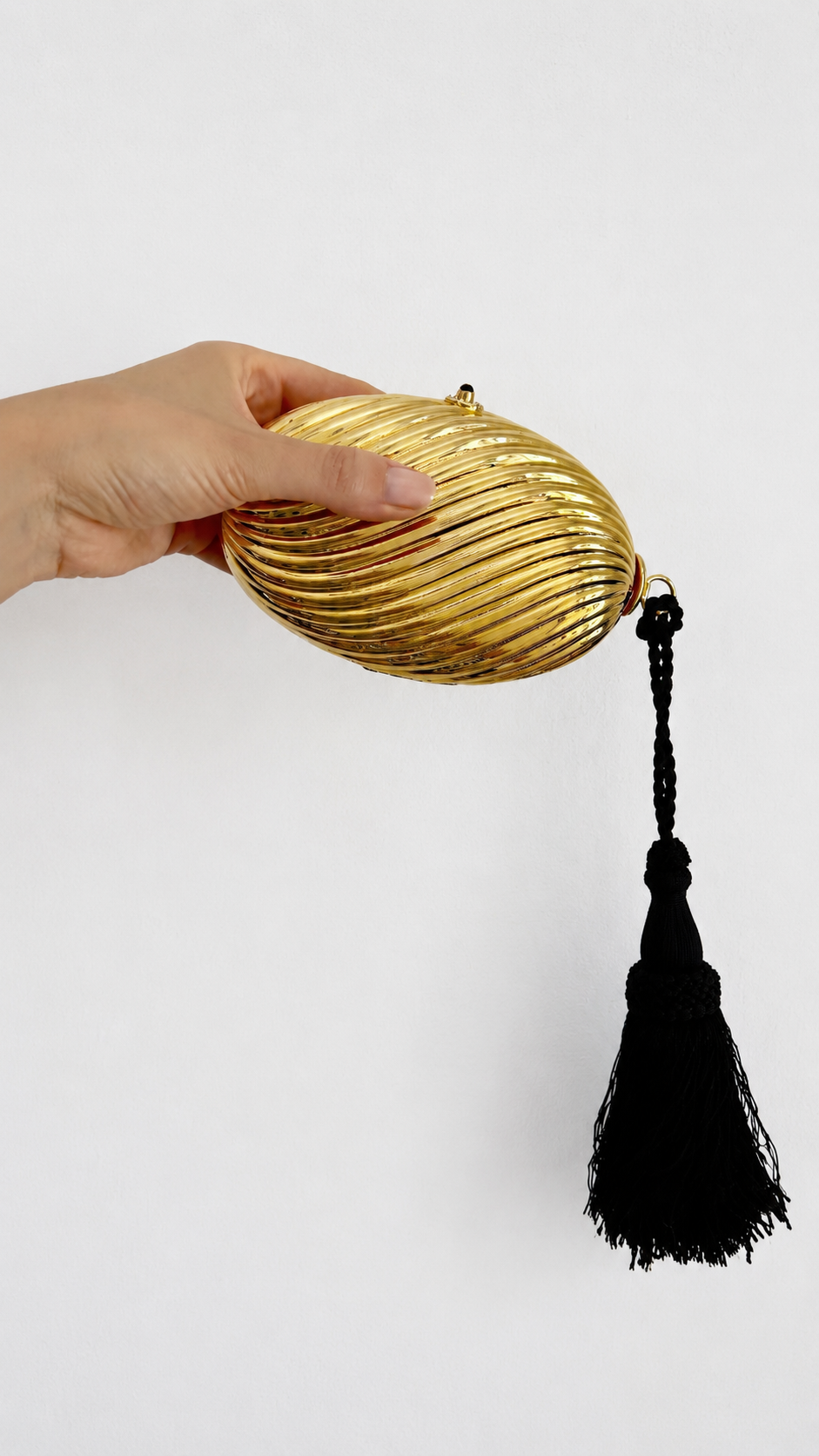 Fior London Gold Egg Minaudière 1980s Tassel Clutch 15.png
