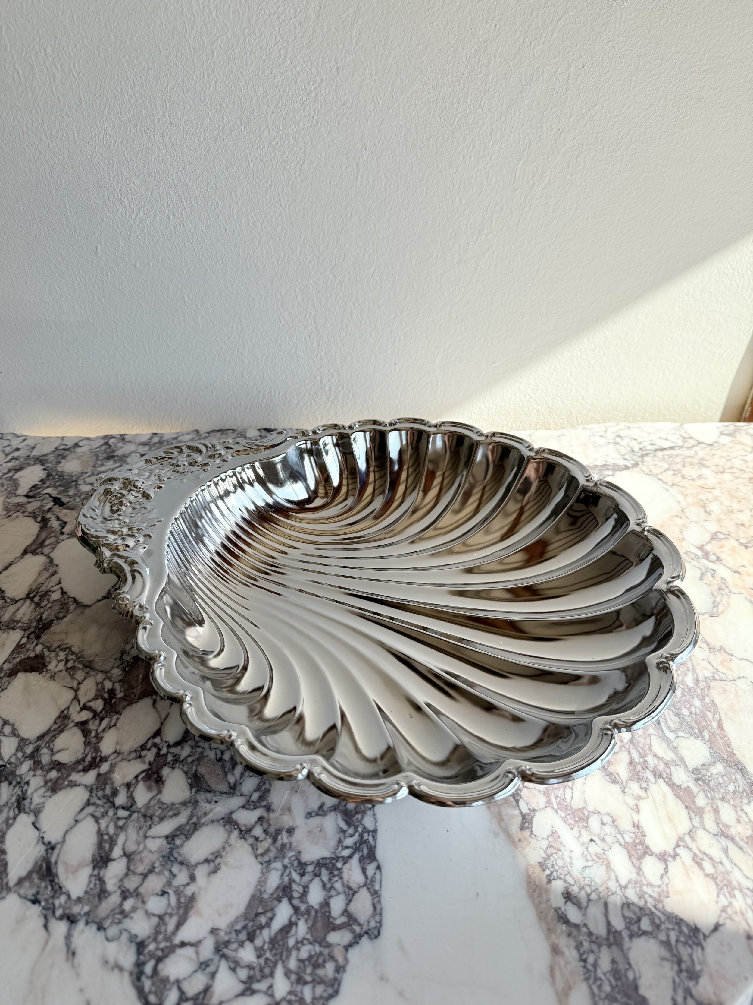 SHELL-SHAPED SILVER PLATED CENTREPIECE 2.jpeg