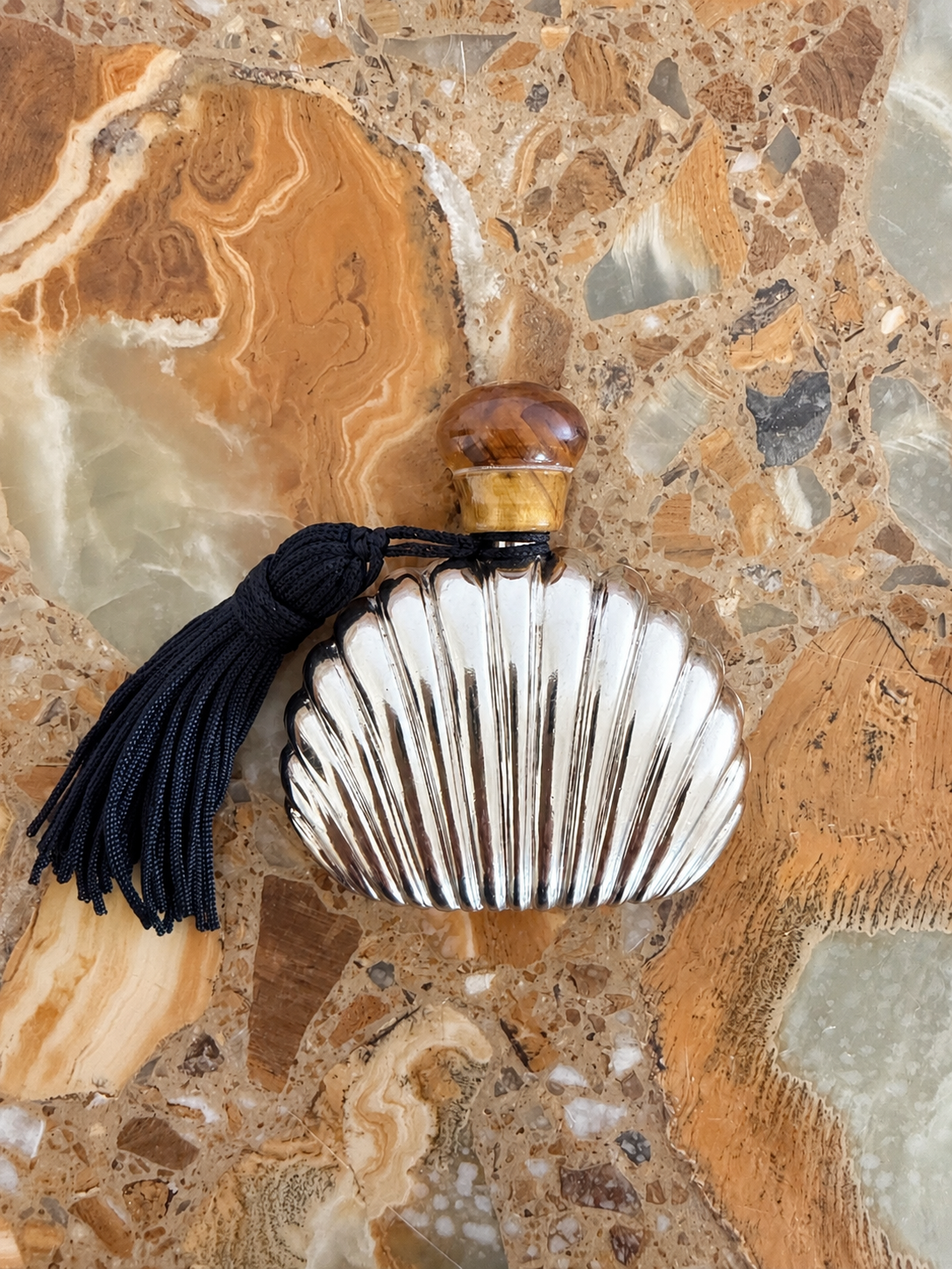 Art Dèco Silver Shell Perfume Bottle with tassel
