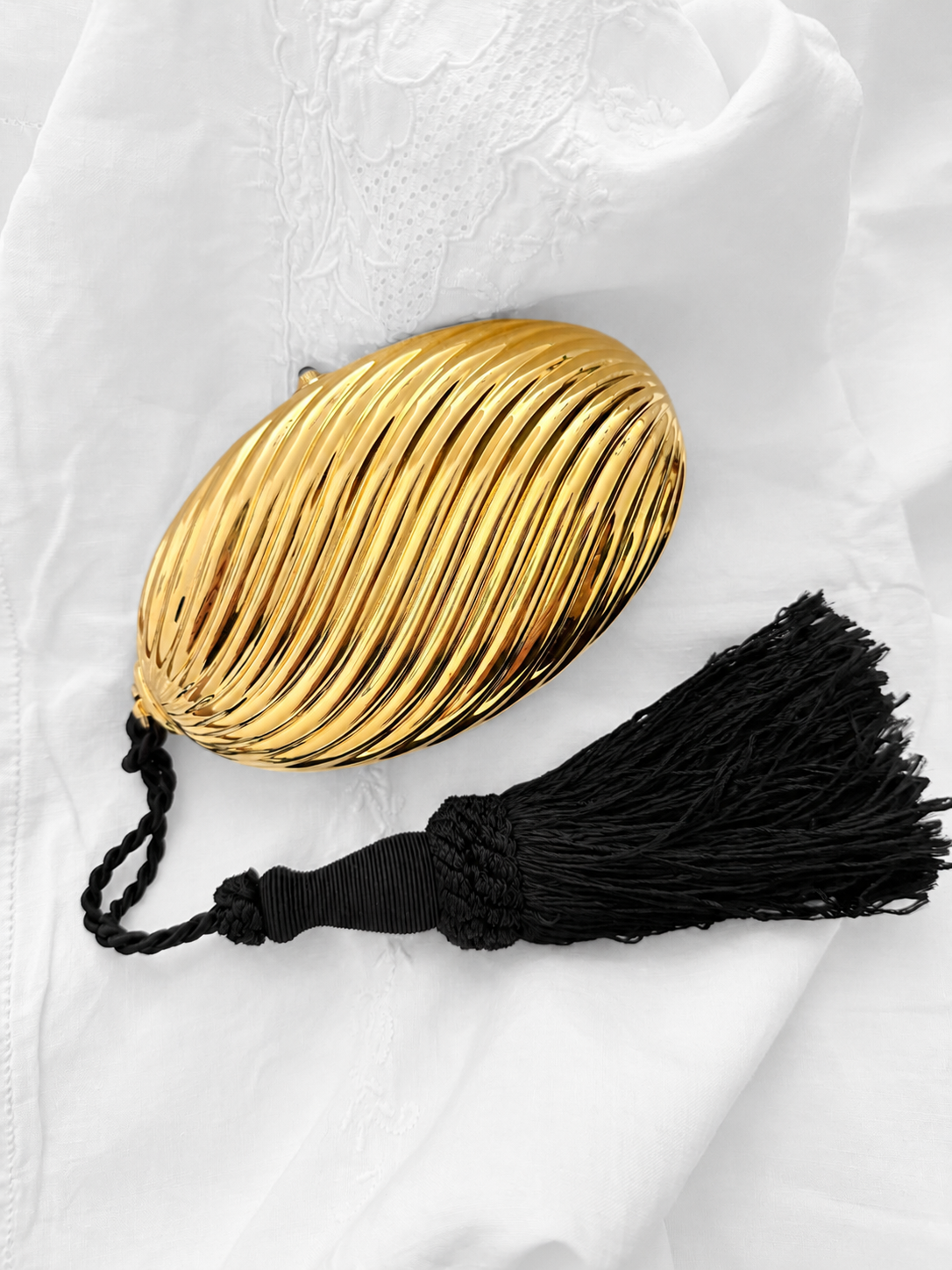 Fior London Gold Egg Minaudière 1980s Tassel Clutch 18.png