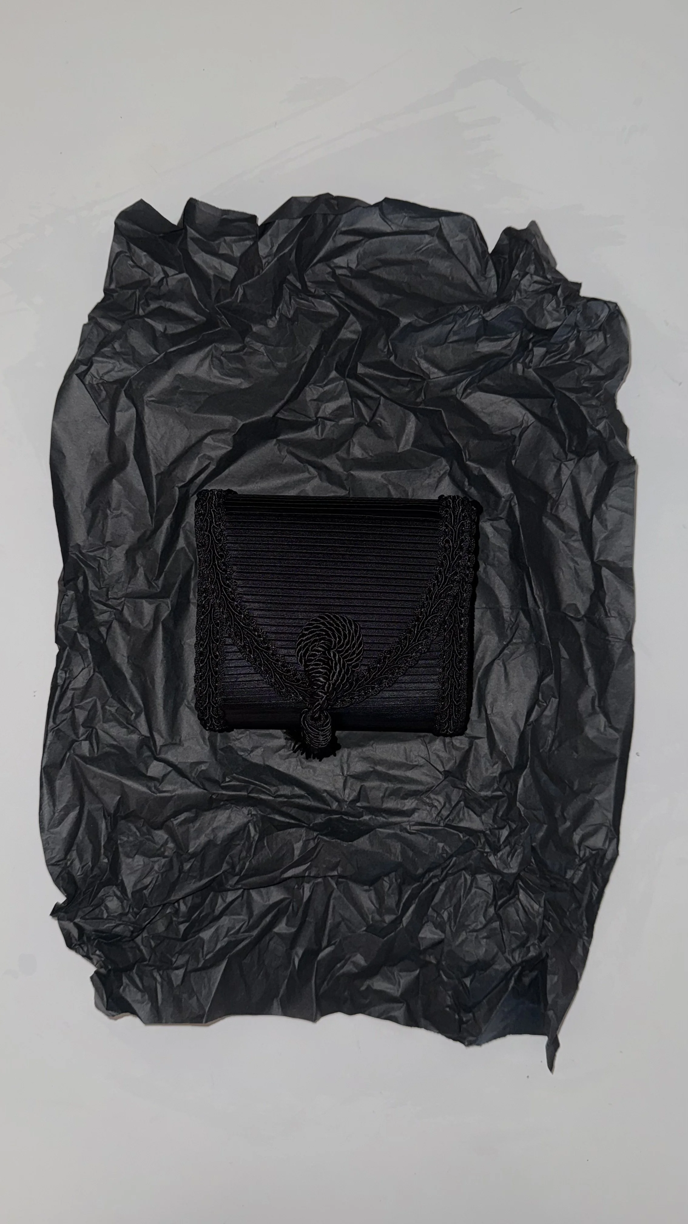 pleated art deco clutch.jpeg (copia)