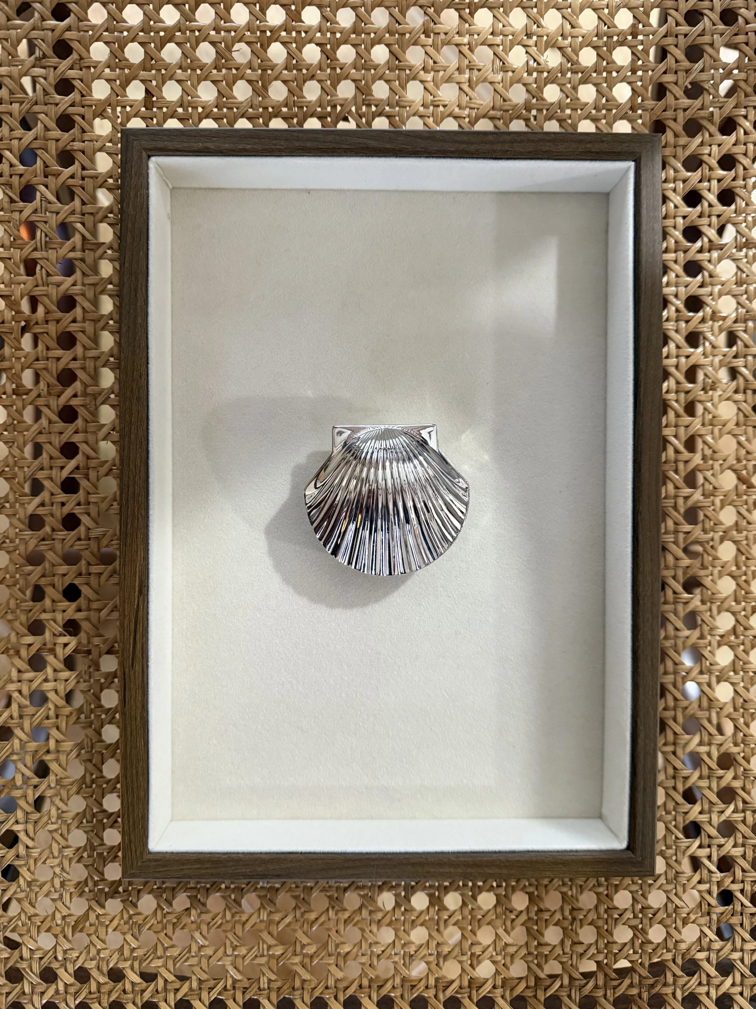 SHELL SILVER PLATED PILL BOX