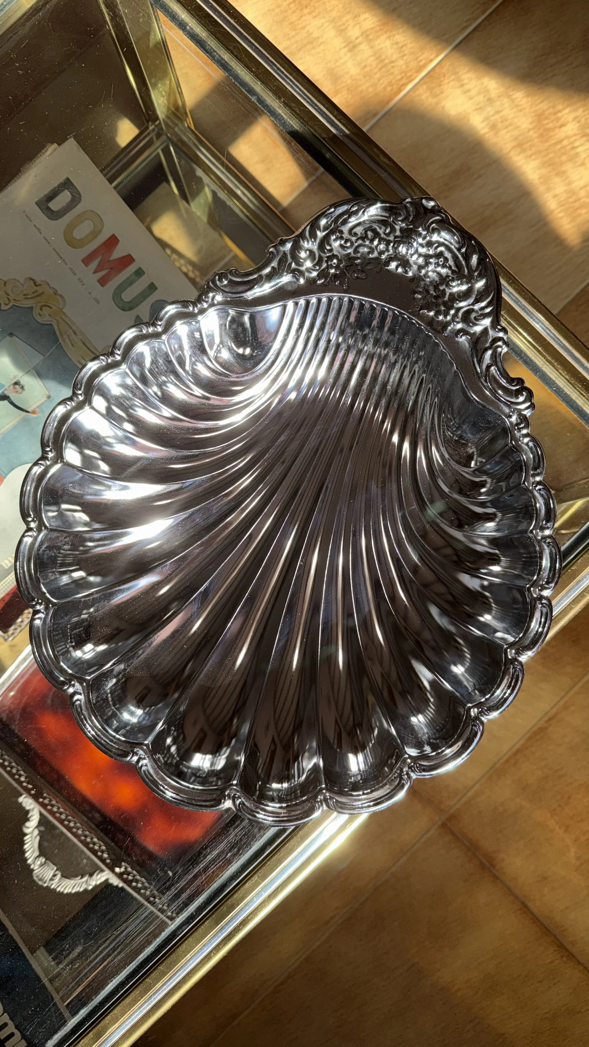 SHELL-SHAPED SILVER PLATED CENTREPIECE 4.jpeg
