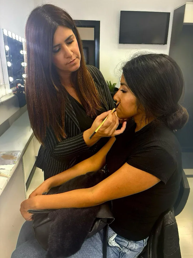 Stefania Sorrenti al trucco