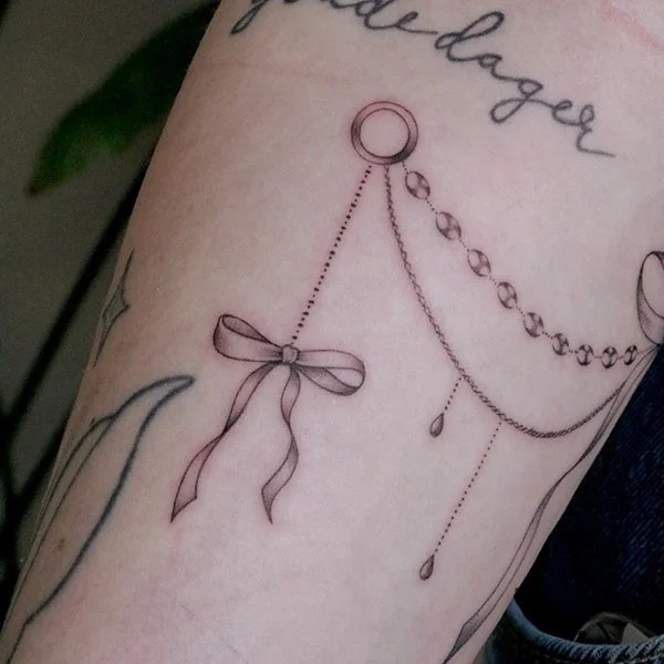 tatovering-sma-tatoveringer-arm-lenke-sloyfe-diamenter.jpg