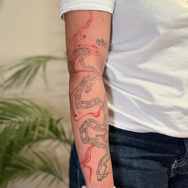 oslo-tattoo-artist-nina-tatovering-fargetatovering-abstrakt