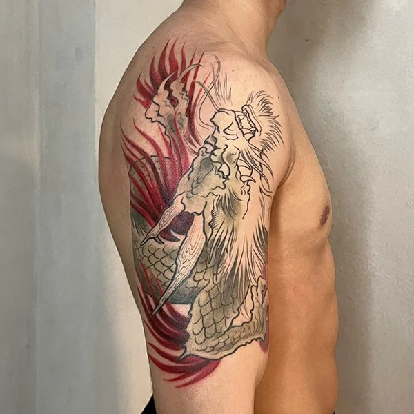 tatovering-japansk-overarm-drage-gonn-rod.jpg