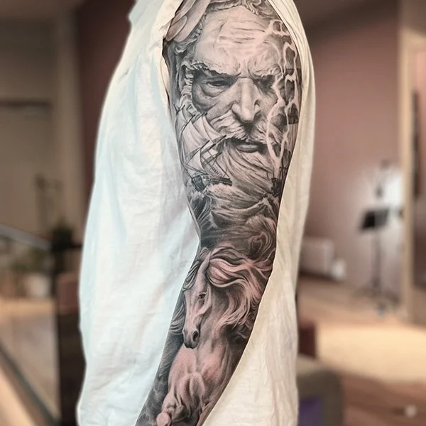 oslo-tattoo-artist-mrs-castro-tatovering-realisme-arm-ansikt-hav-hest