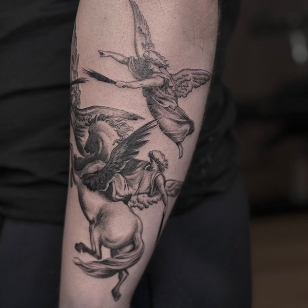 oslo-tattoo-artist-anja-tatovering-arm-hest-med-vinger-engel