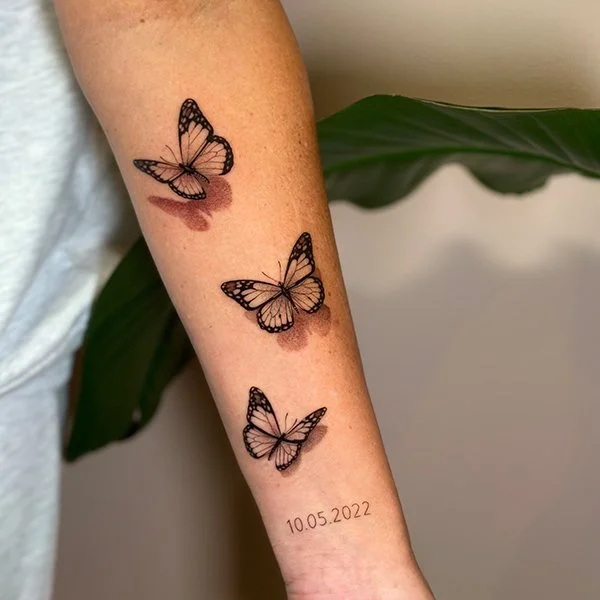 tatovering-mikrorealisme-underarm-sommerfugler.jpg
