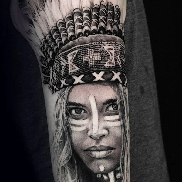 tatovering-realisme-overarm-kvinne-native.jpg