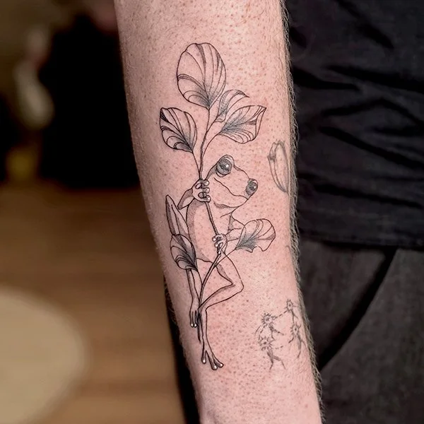 oslo-tattoo-artist-anja-tatovering-arm-frosk-grein