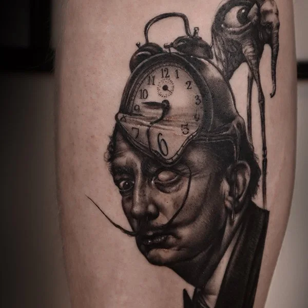 tatovering-surrealisme-bein-dali-klokke.jpg