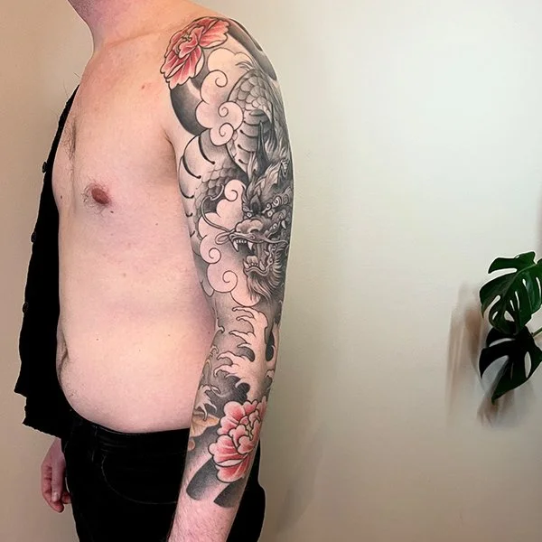 tatovering-japansk-sleave-drage-gratoner-rod.jpg