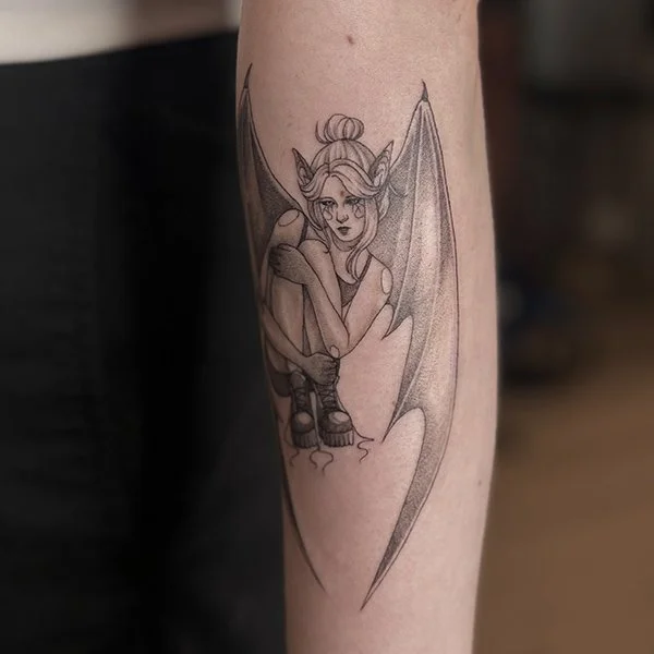 oslo-tattoo-artist-anja-tatovering-arm-kvinne-med-vinger