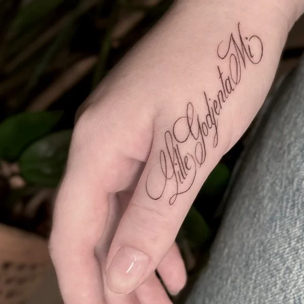 oslo-tattoo-artist-rebekka-tatovering-lettering-hand-kalligrafi