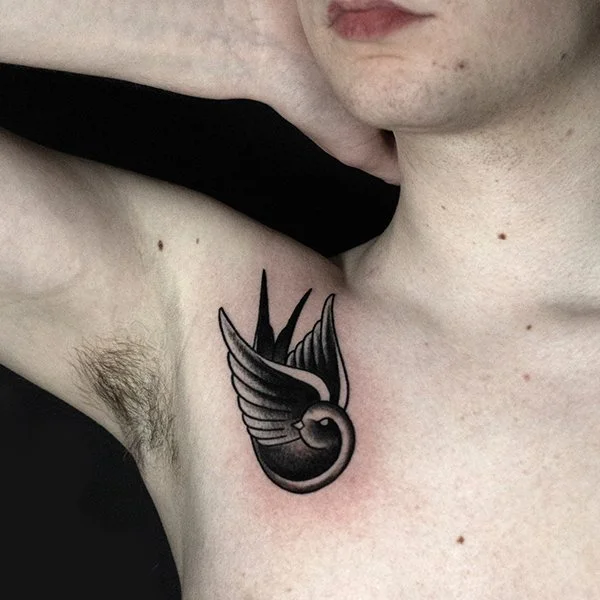 tatovering-old-school-skulder-fugl.jpg