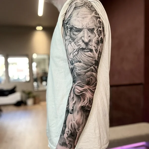 tatovering-realisme-arm-ansikt-hav-hest.jpg