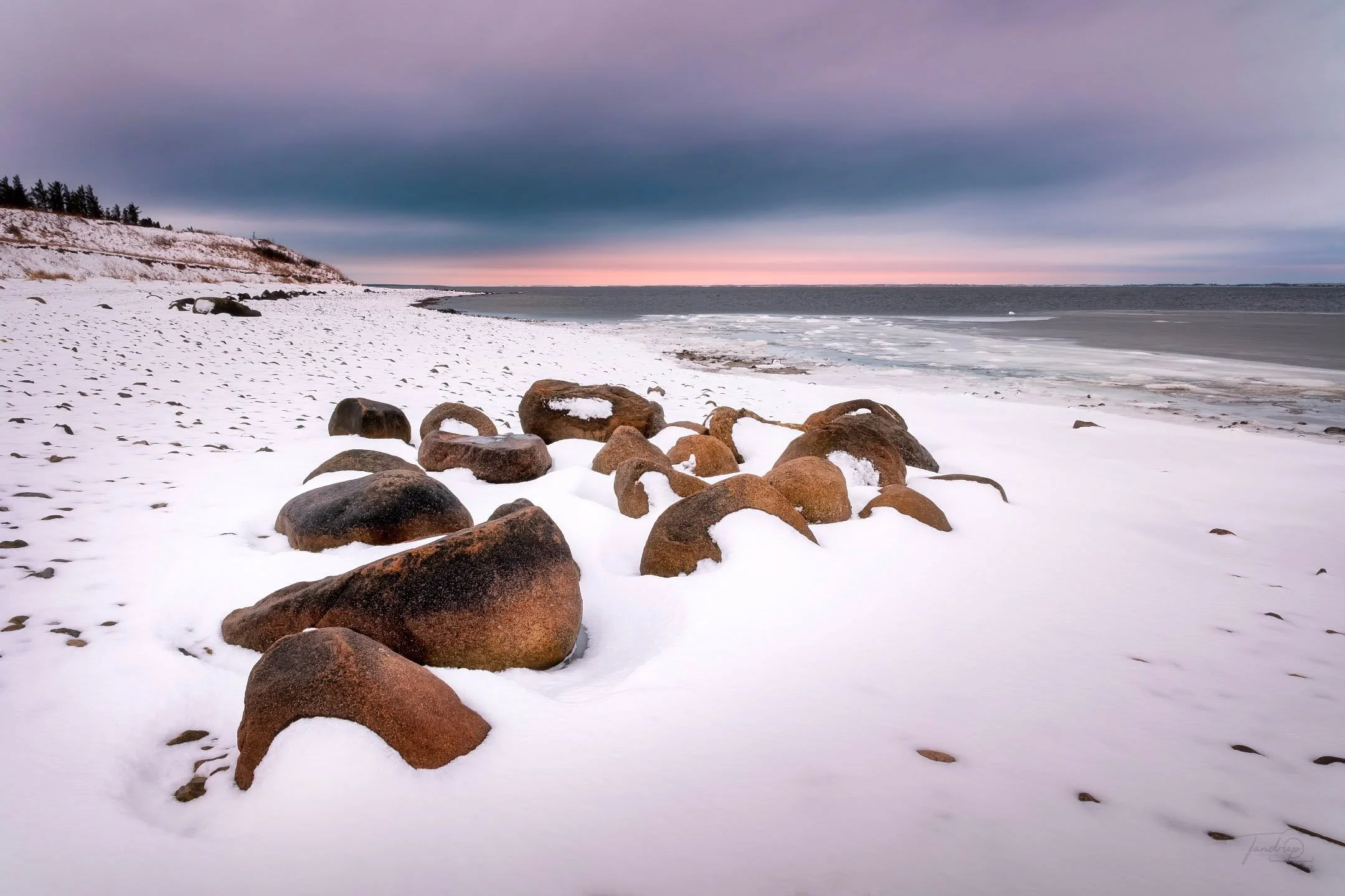 Winter Photography ❄️⛄️📷
-
-
-
#nym&oslash;llestrand #skivekommune #voresskive #determedihuslejen #salling #visitdenmark #danmarksnatur #ig_denmark #scandinavianwinter #winterlandscape #coastalphotography #nordicnature #frozenbeach #seascape #longex