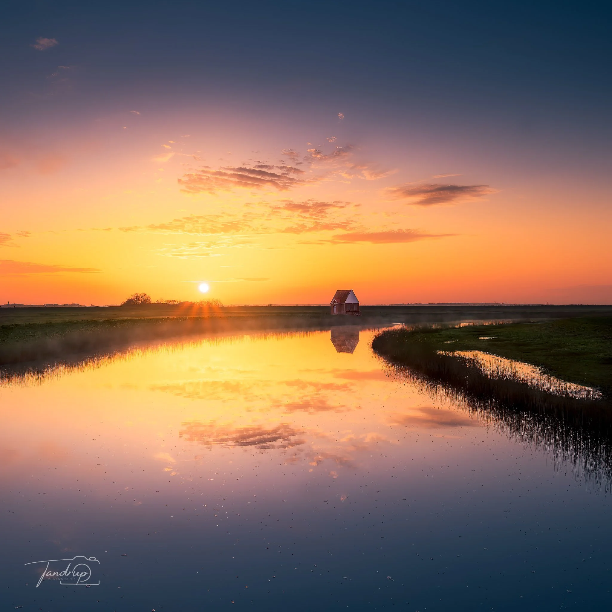 Højer Pumpehus ved Solopgang - Sharpen.jpg