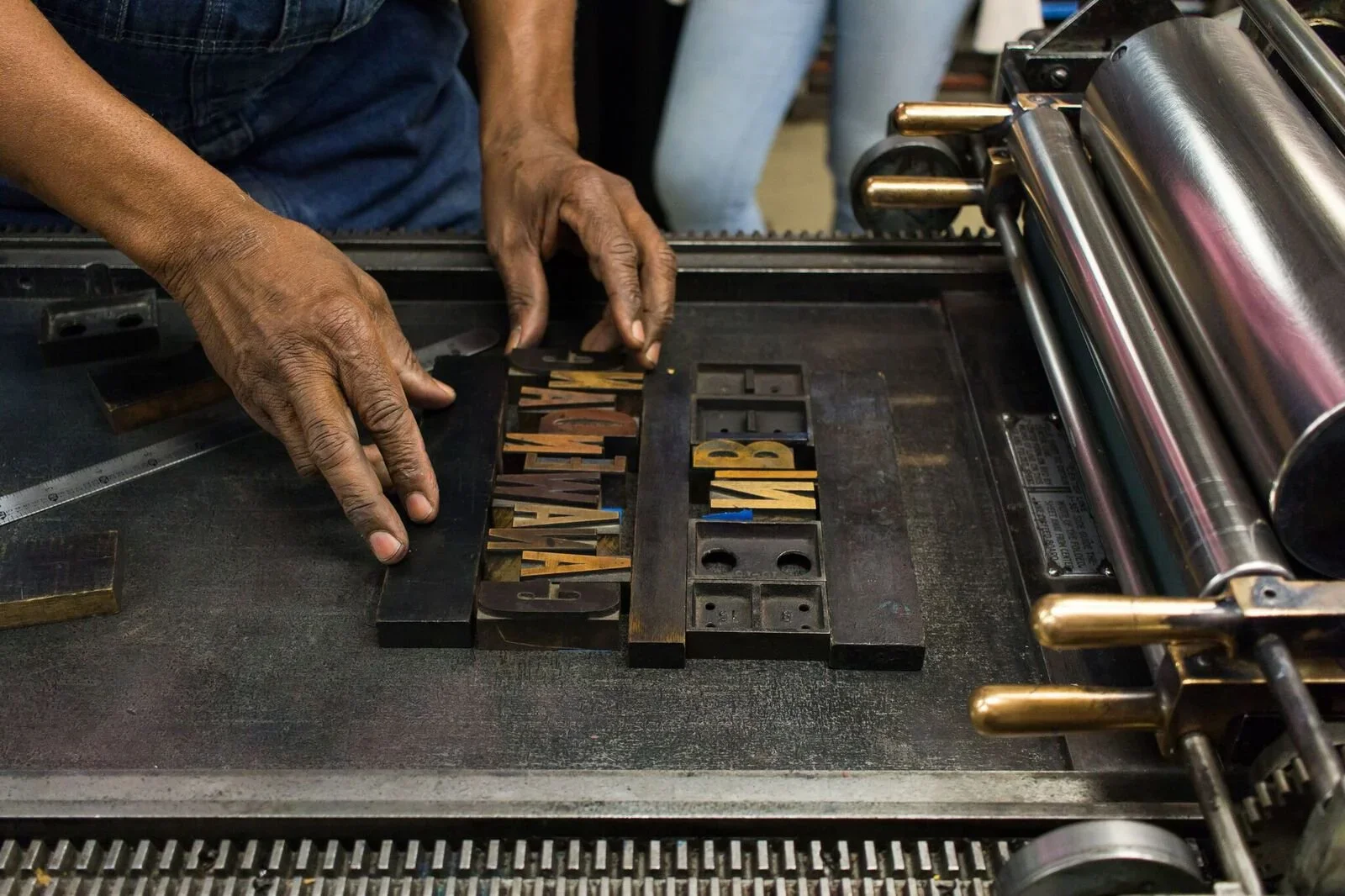 Minnesota Center for Book Arts Studio Tour is a tour partner for Story Feast Minneapolis, an event at the Weisman Art Museum on 24 Oct. Includes a cocktail hour & 5-course harvest feast from chefs Mateo & Erin Mackbee of Krewe & Flour & Flower Bakery