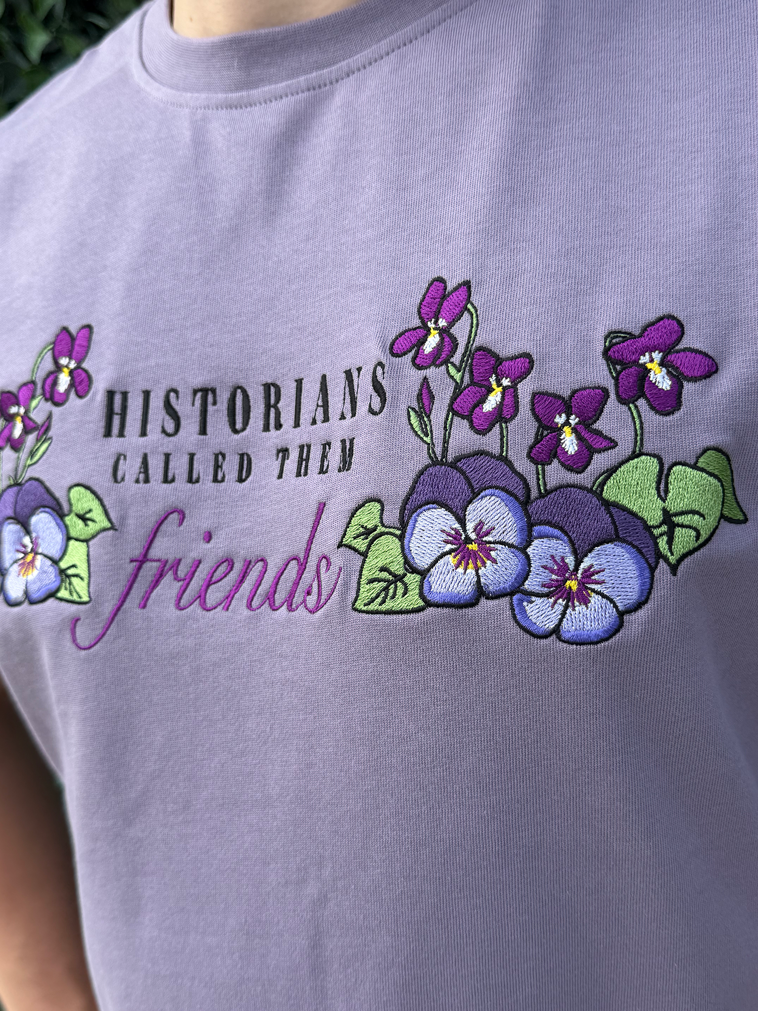 T018 PANSY REG TEE ZOOM 1.png