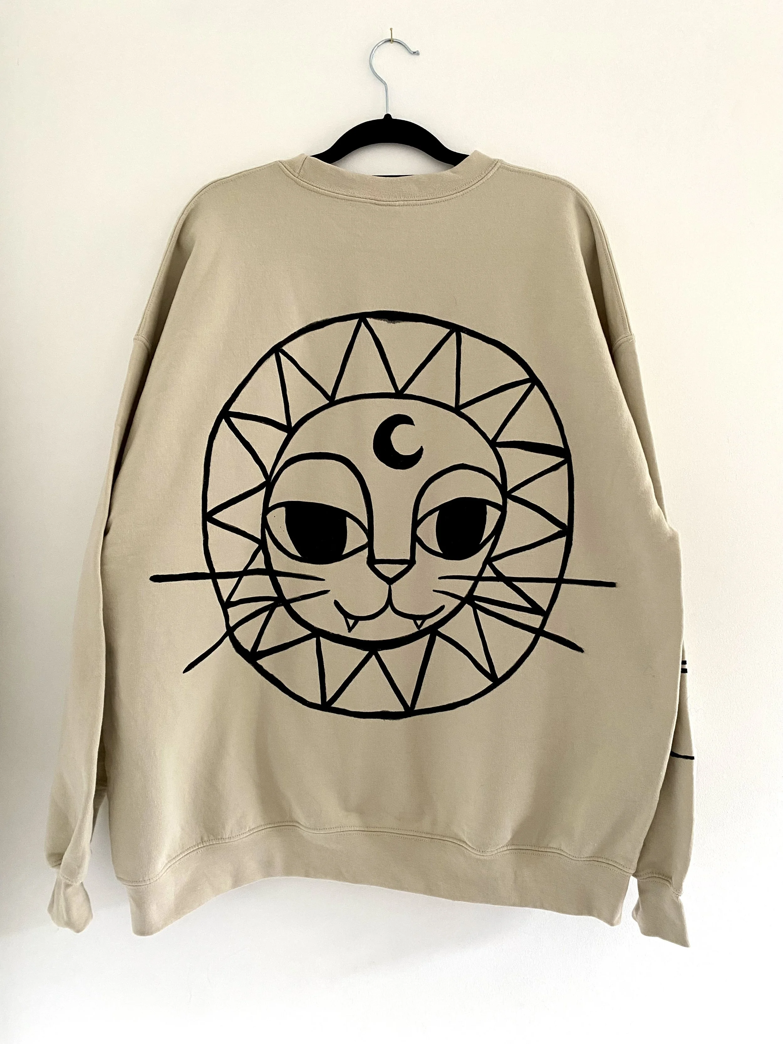 Hand Painted Sweatshirt *Lion*