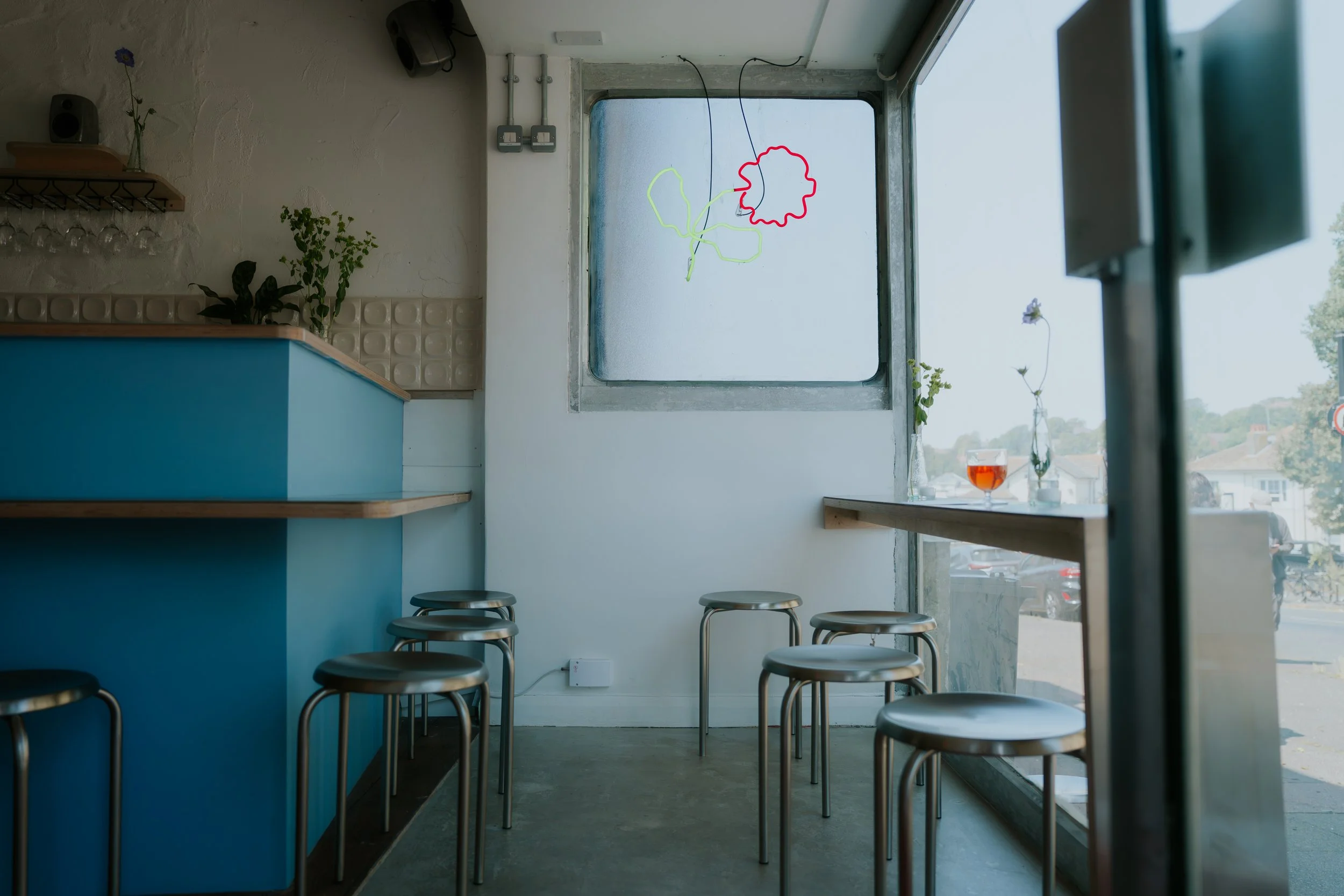 Outgrown - Wine Bar