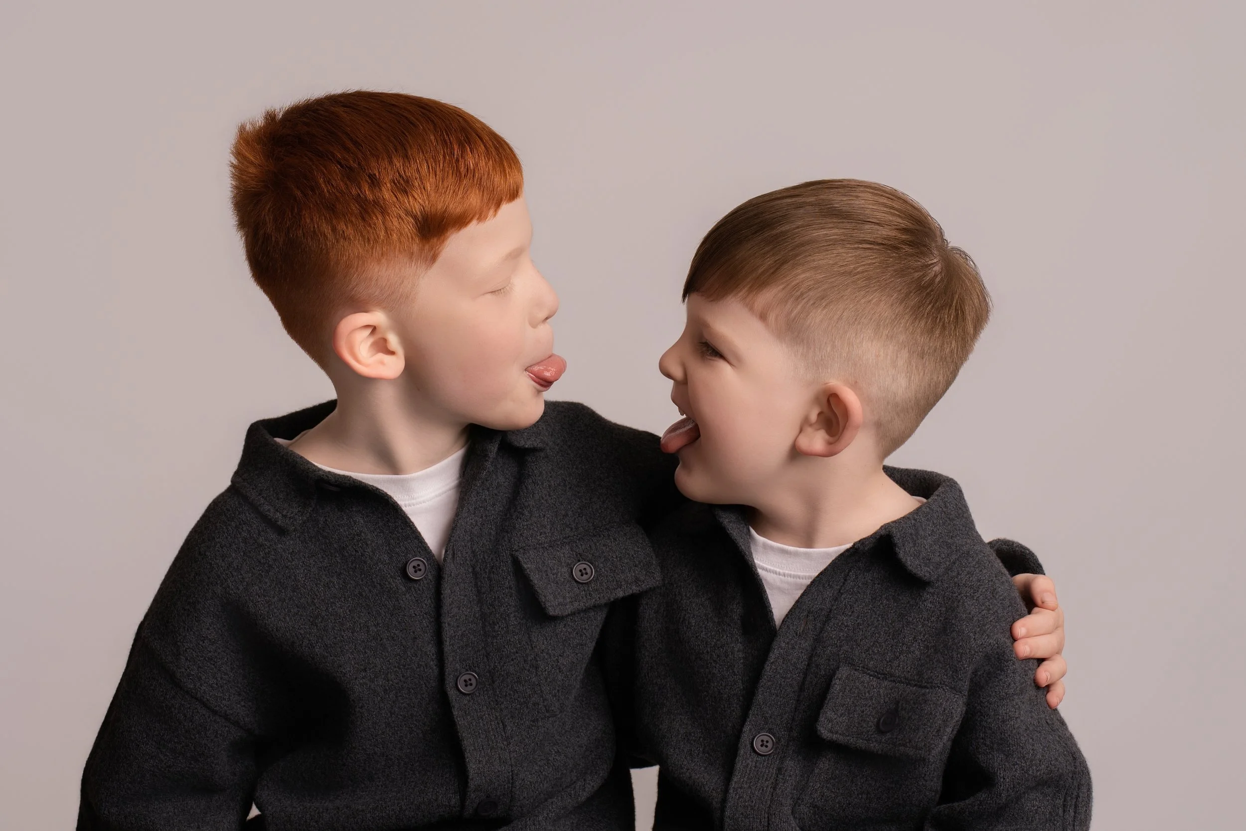 Pop-In Photography Session in Harlow, Essex, Updated Sibling Photos Full of Fun