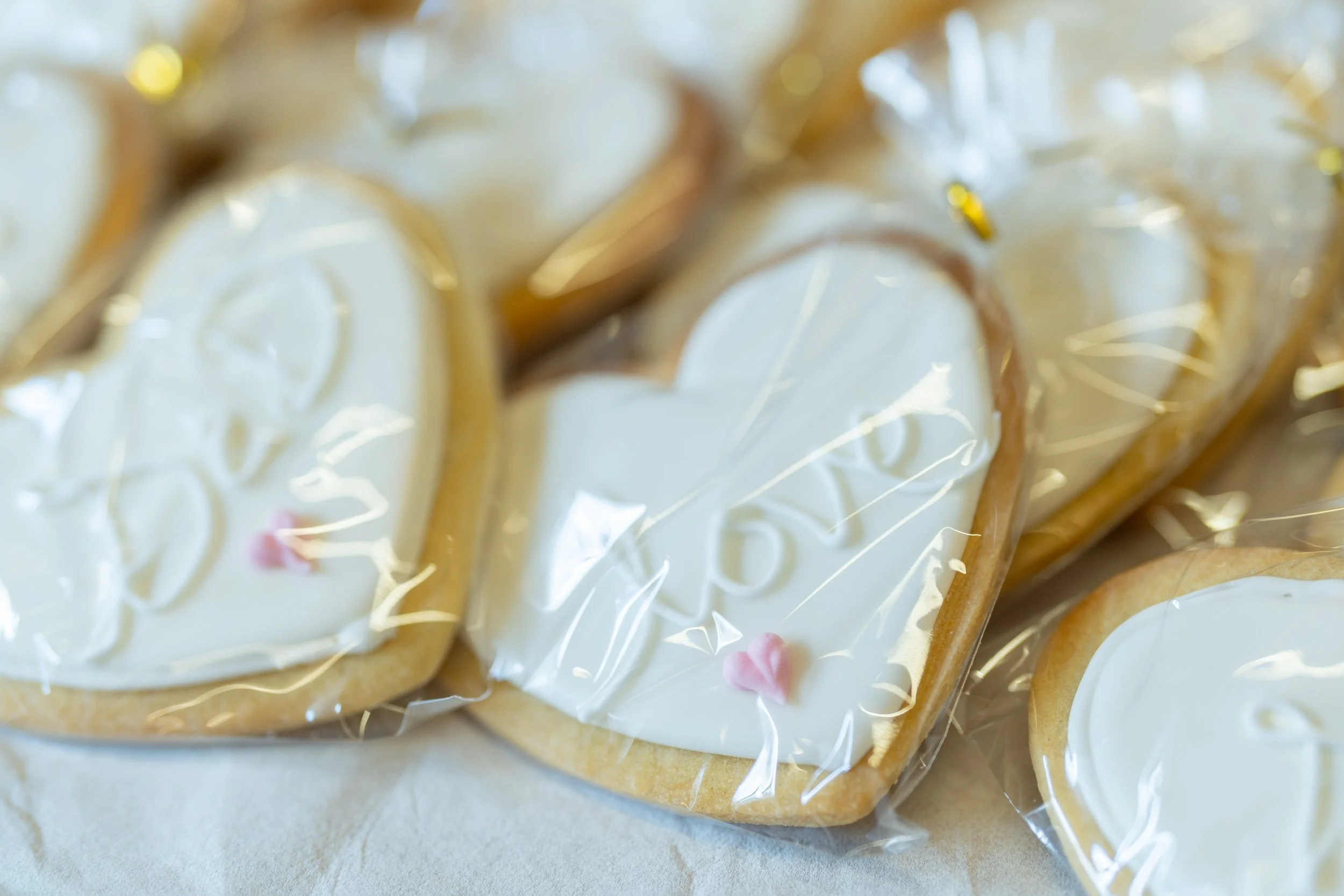 a-close-up-of-a-bunch-of-cookies.jpg