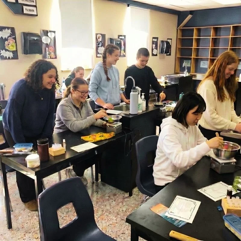 Atelier avec un groupe d'élèves milieu scolaire.