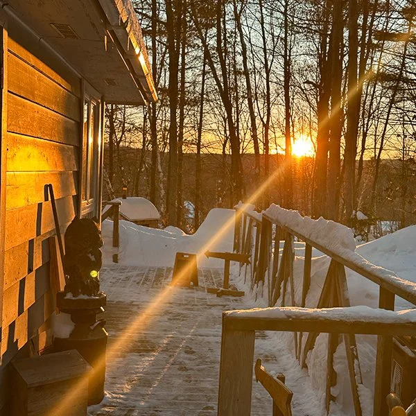 Vu sur le coucher de soleil de la maison de La Sorcière du Village.