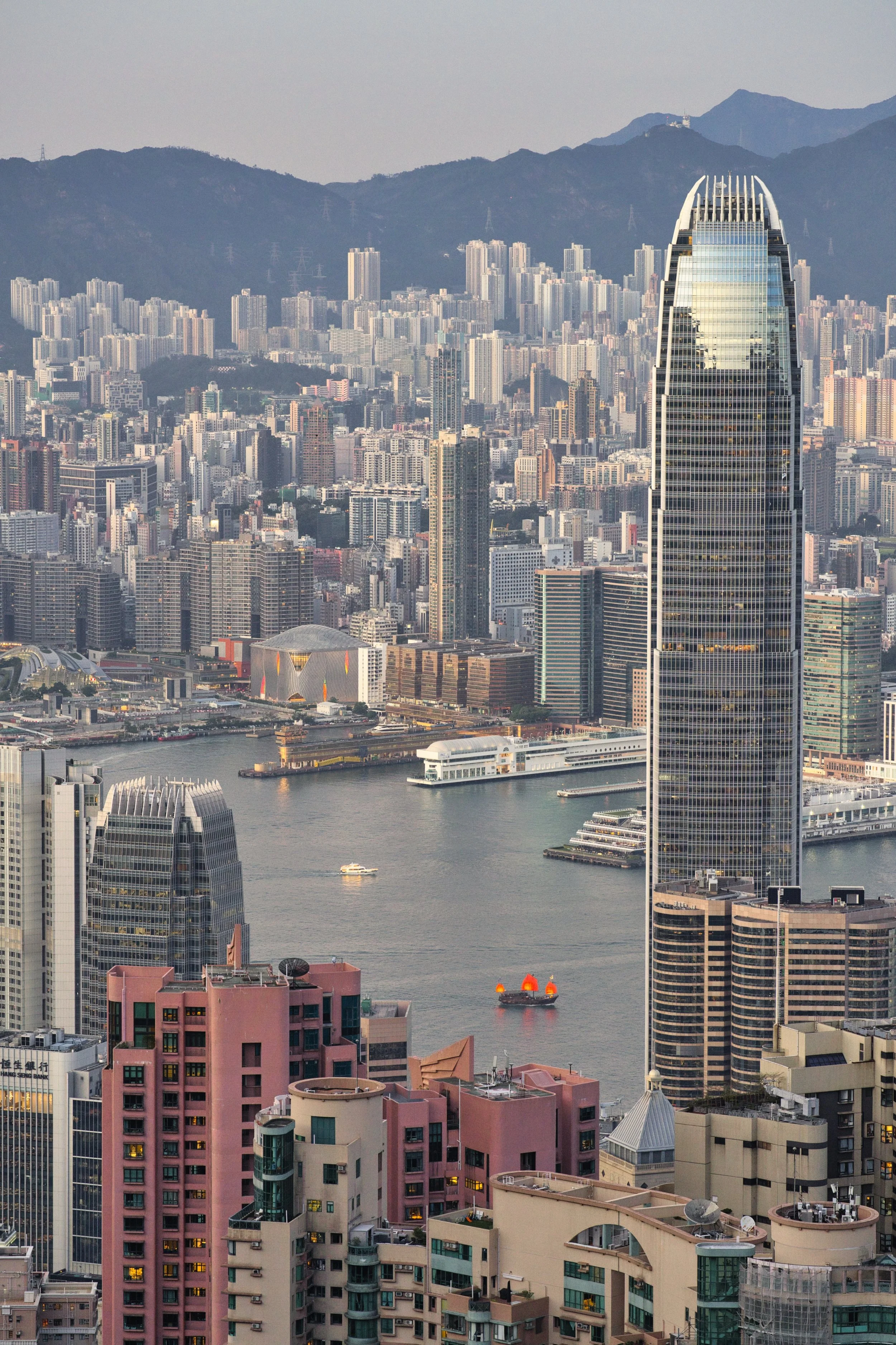 Hong Kong, a comfortable hiker’s paradise