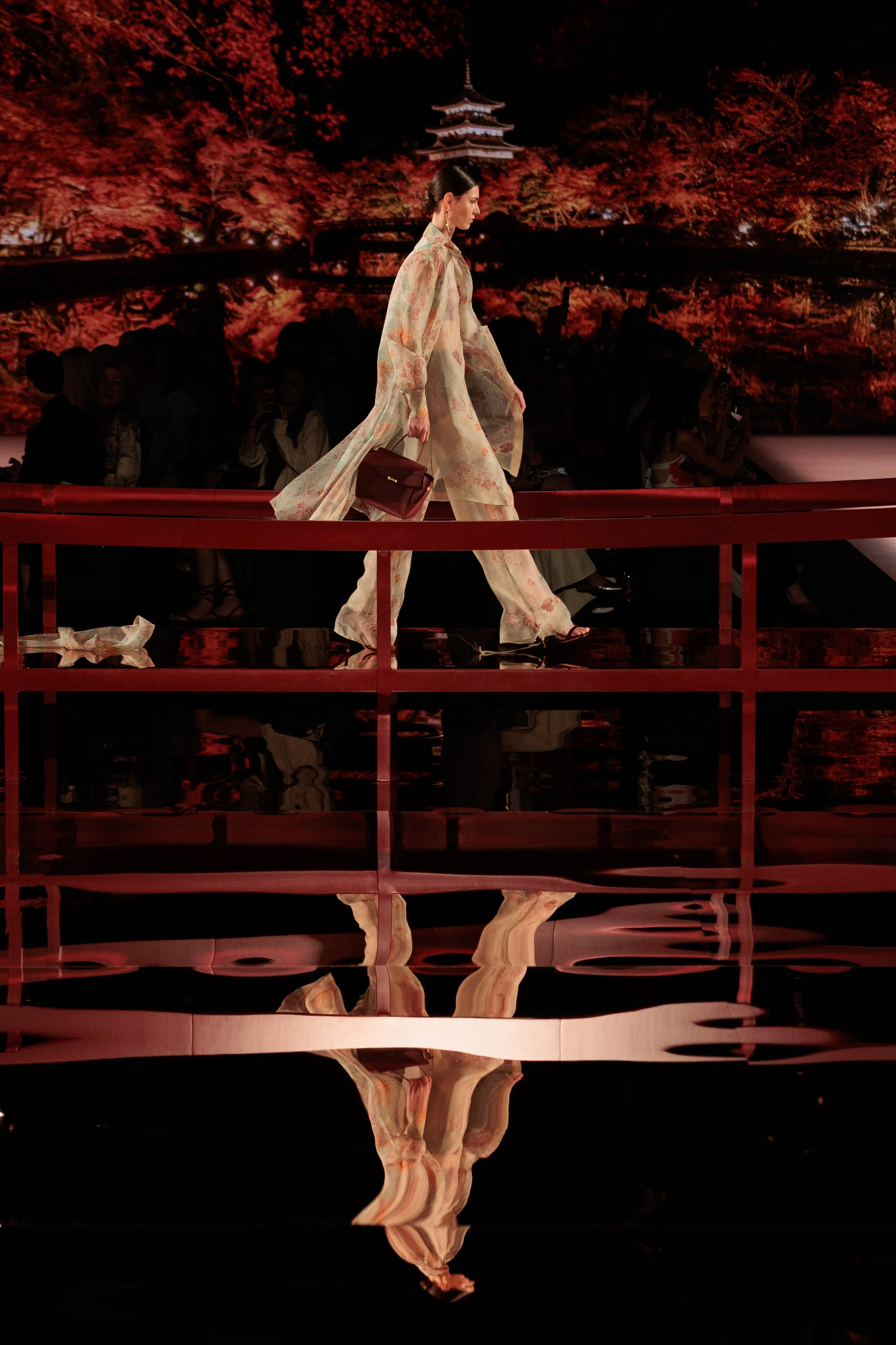 FOTOGRAFIA DE DESFILE ISABEL SANCHIS FOTOGRAFIA DITO OTER DESFILES PASARELA MADRID