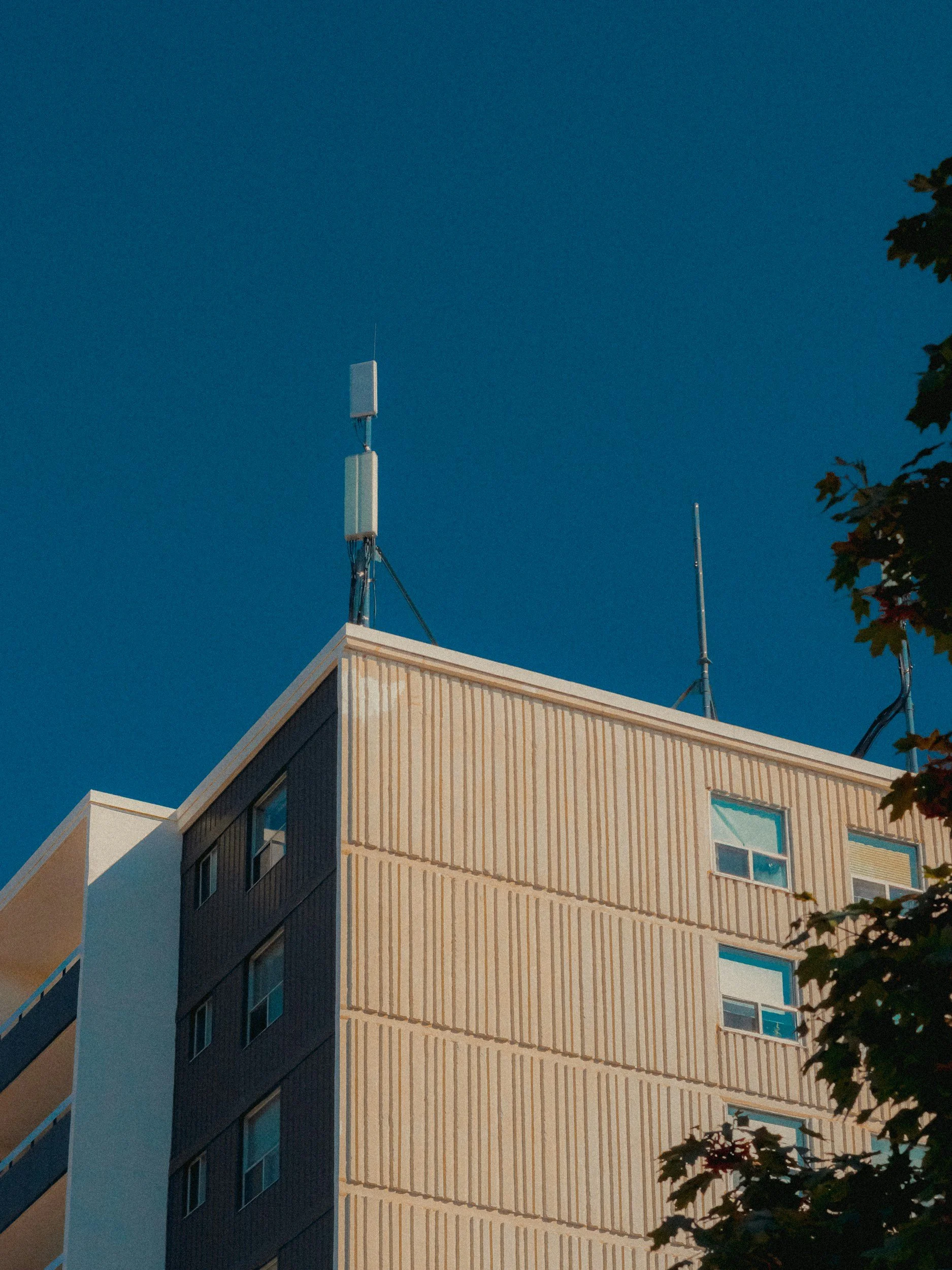 The Convergence of Artificial Intelligence in Radio Access Networks: Strategic Silicon Choices &amp; Network Architecture Shift