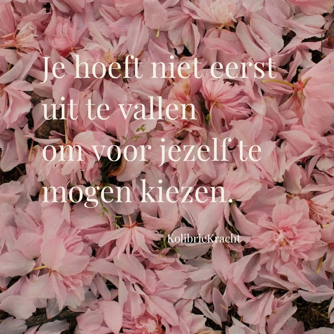 Je hoeft het niet n&oacute;g erger te laten worden.

Niet eerst om te vallen.
Niet eerst te breken.
Niet eerst te voelen dat het &eacute;cht niet meer gaat.

Om te mogen kiezen voor jezelf.

Maar veel vrouwen wachten wel tot dat punt.

Tot het lichaa