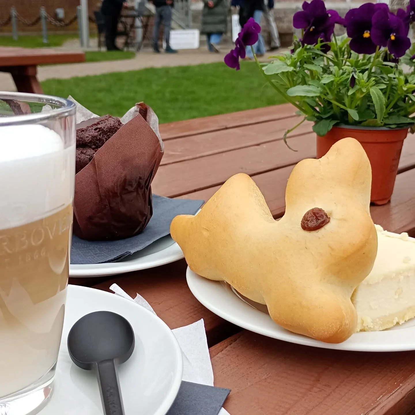 Das Osterwochenende steht vor der T&uuml;r. Gute Neuigkeiten: Der Turm und das Caf&eacute; Fl&uuml;gge haben t&auml;glich ge&ouml;ffnet (auch an Karfreitag und Ostermontag) von 10 - 17 Uhr. 

Machen Sie Ihren Feiertagsausflug zum #ErlebnisLeuchtturmF