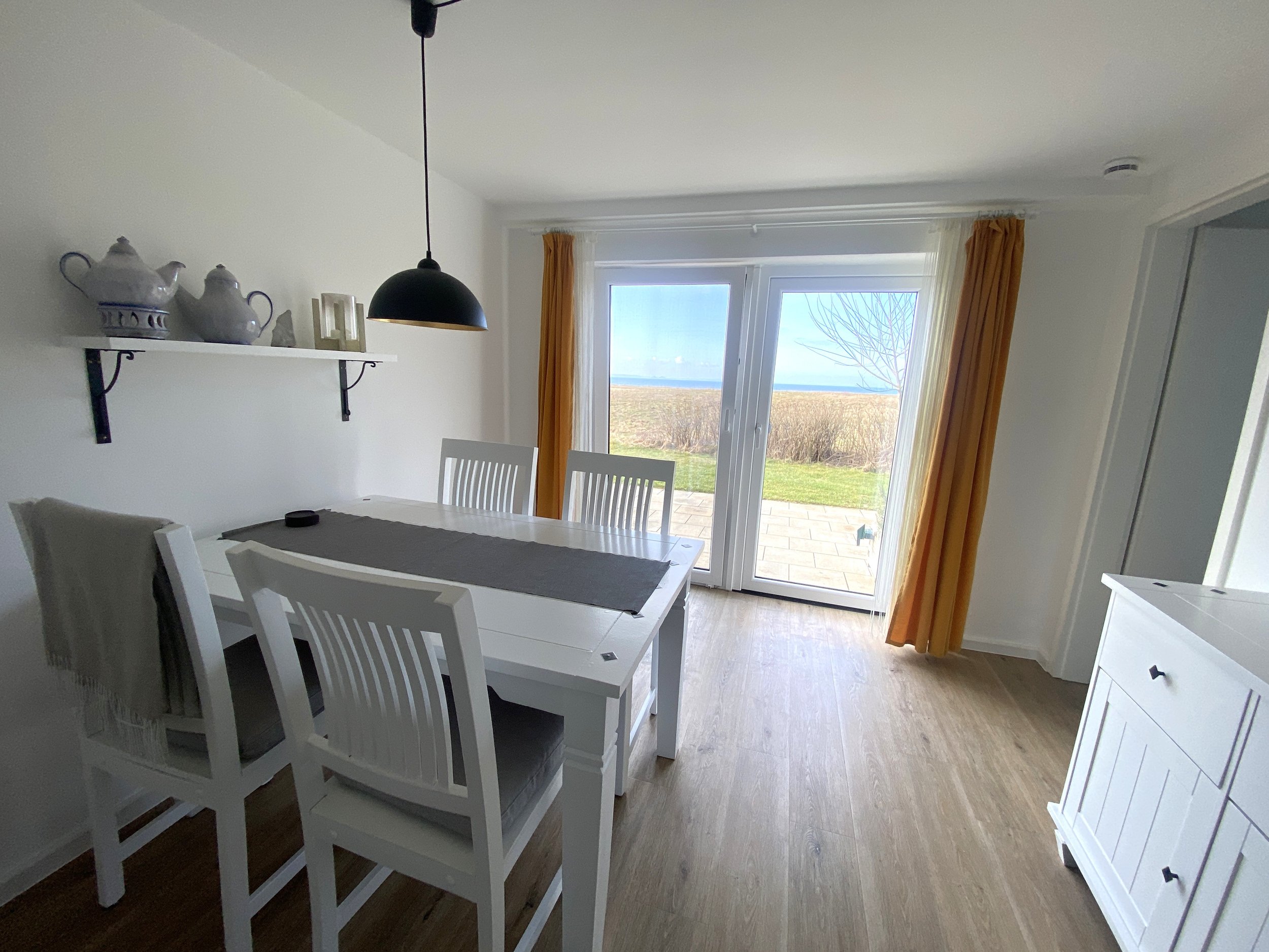 IMG_7234  FeWo Esszimmer.JPG