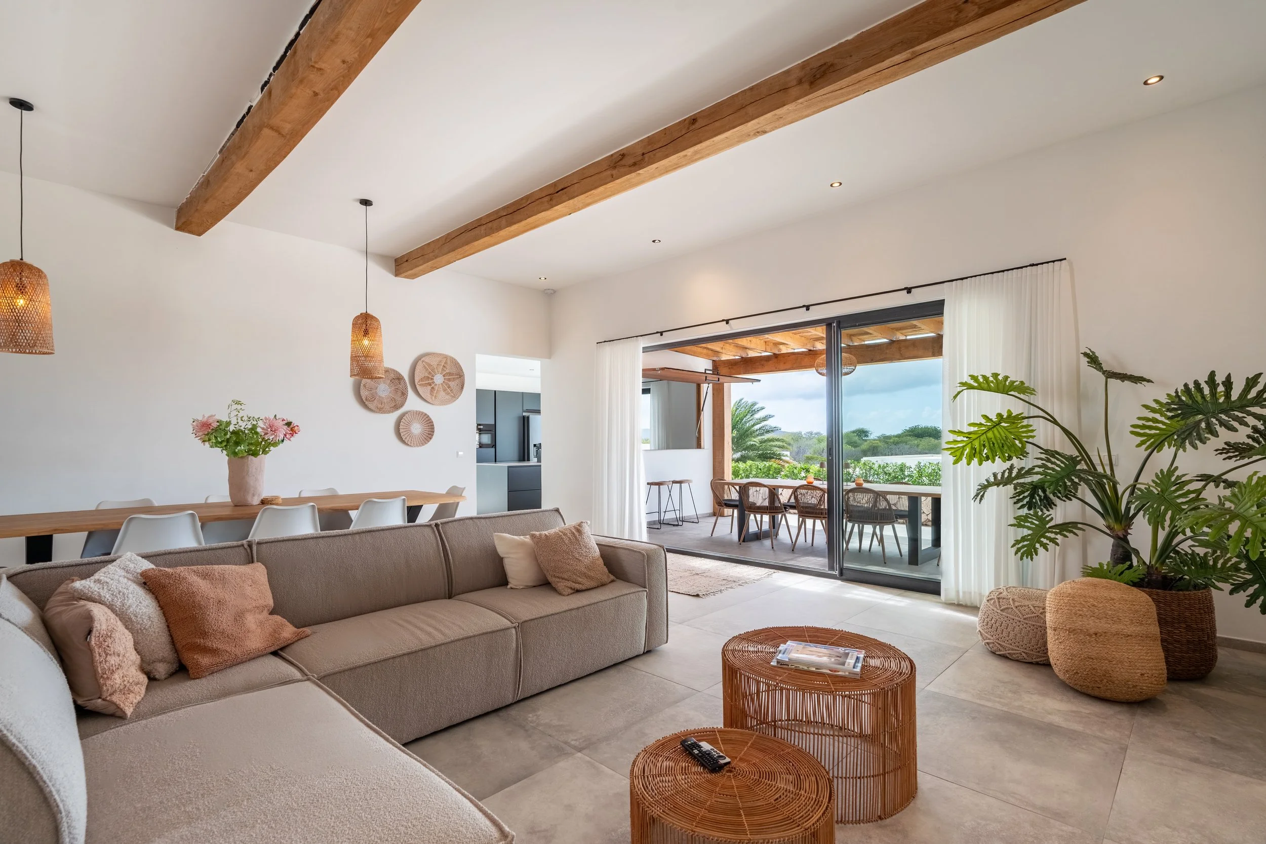 SV_Sotheby's_LXRY Villa 11_Woonkamer-8.jpg