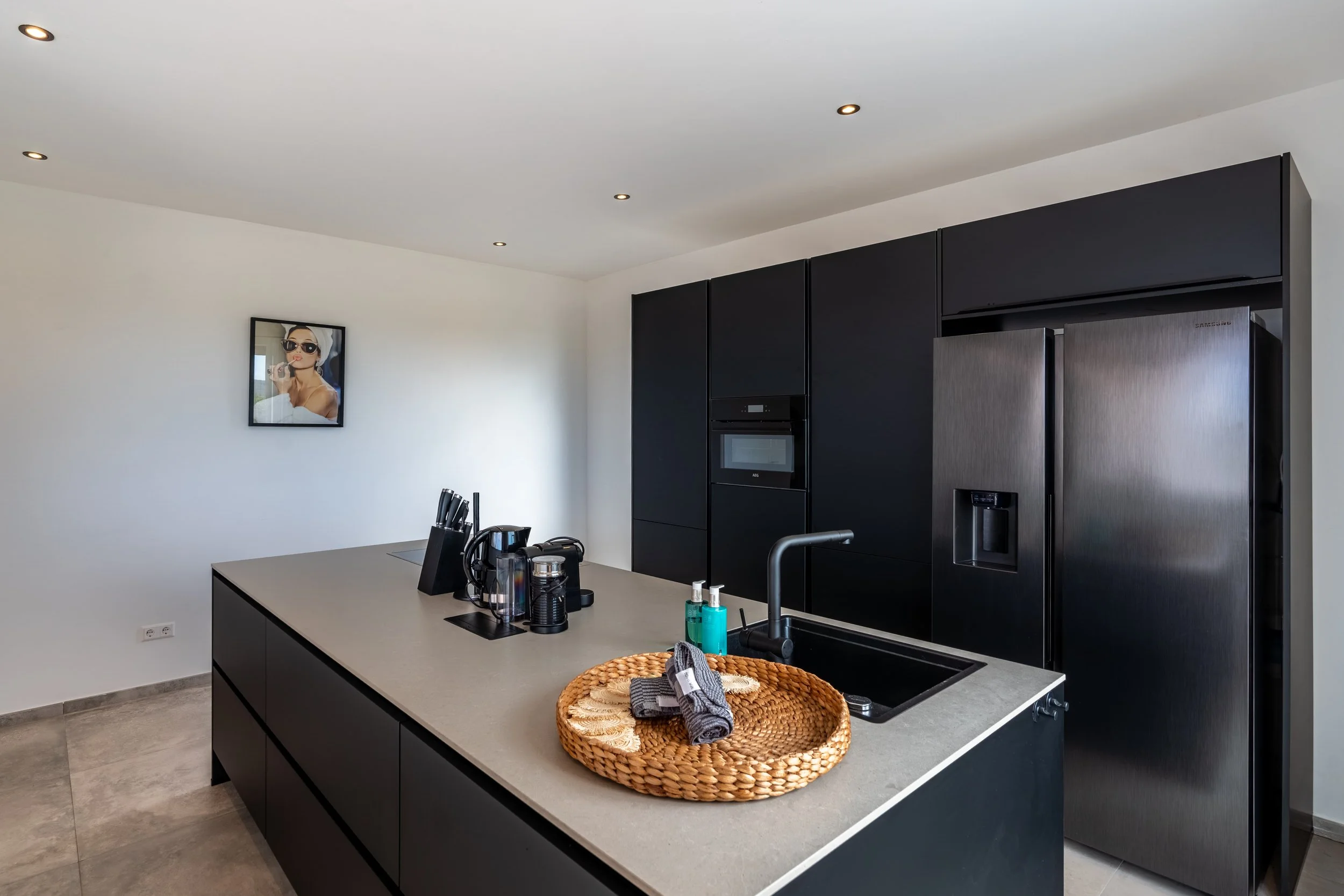 SV_Sotheby's_LXRY Villa 11_Keuken-4.jpg