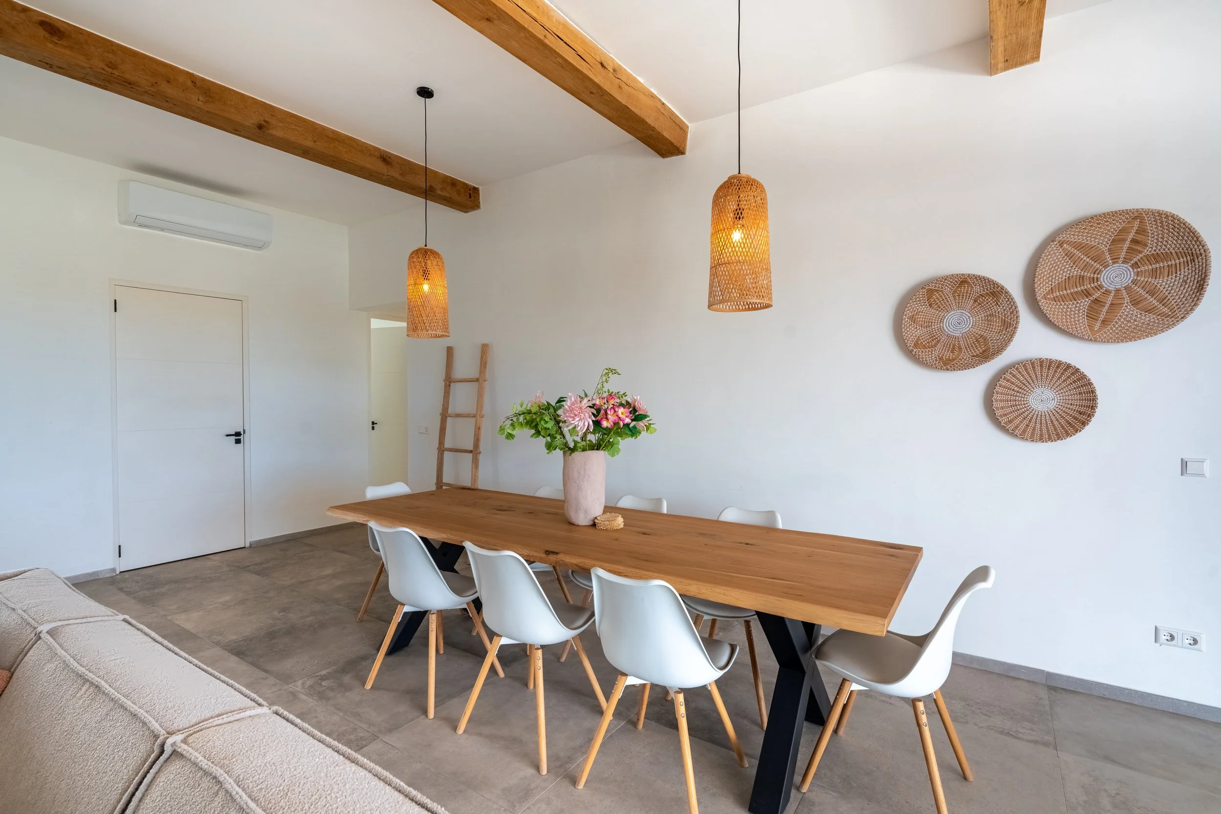 SV_Sotheby's_LXRY Villa 11_Woonkamer-4.jpg