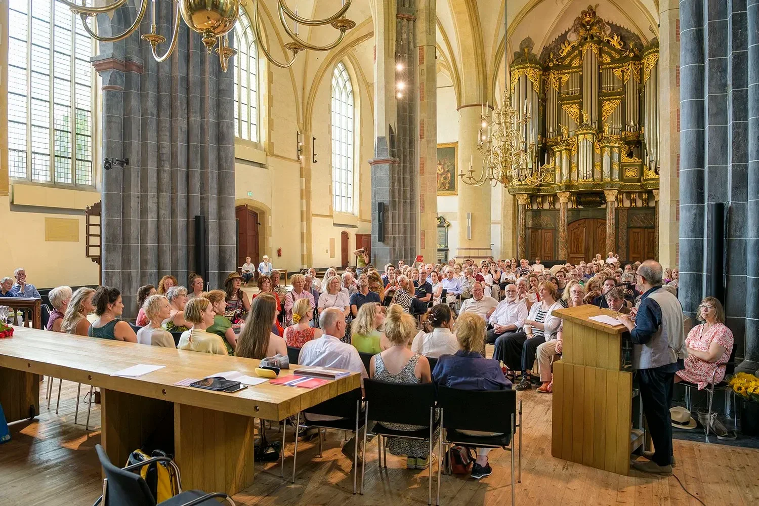 feestelijke diplomering en opening expositie