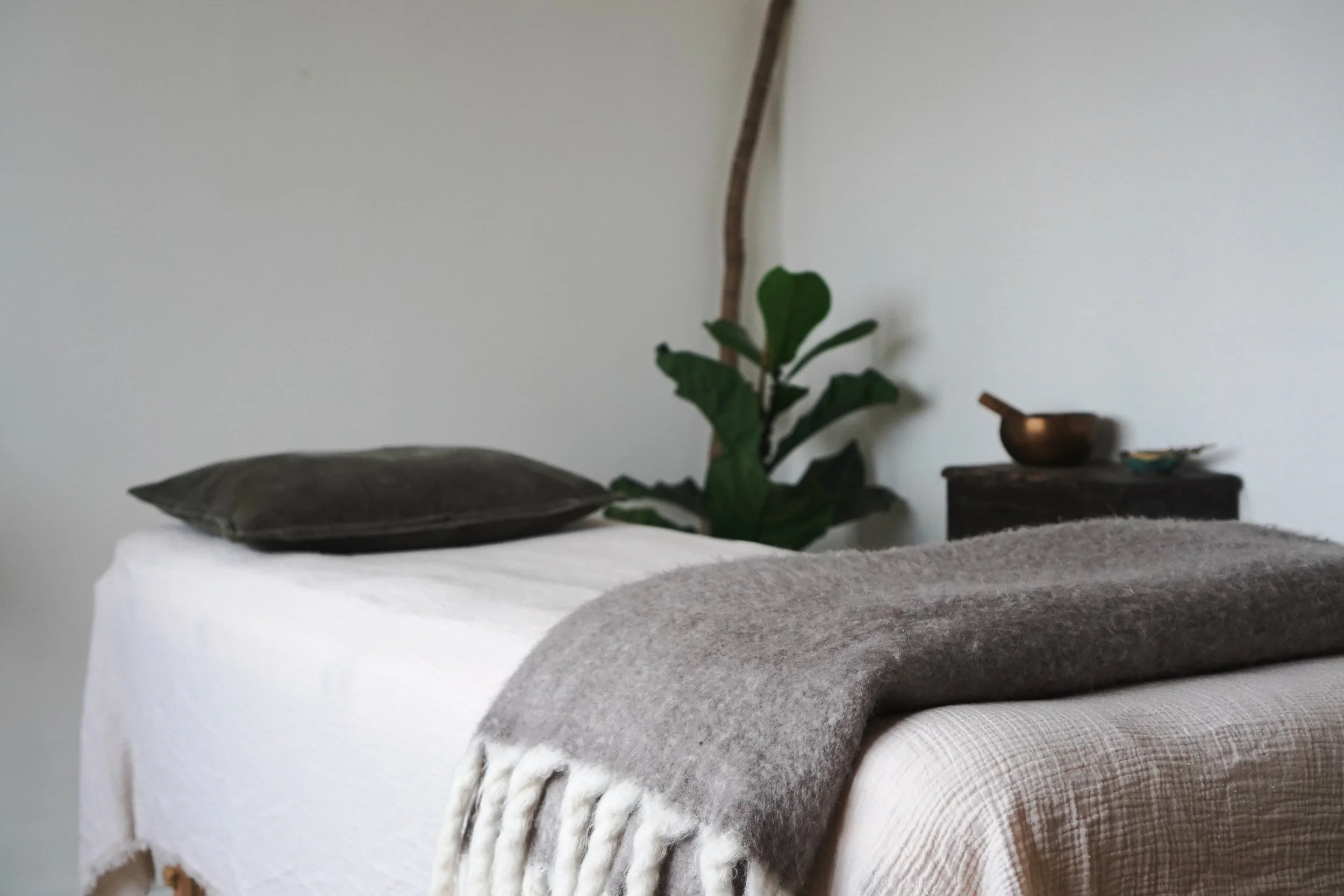 Aromatherapy, intuitive massage, reiki, energy healing, womb healing