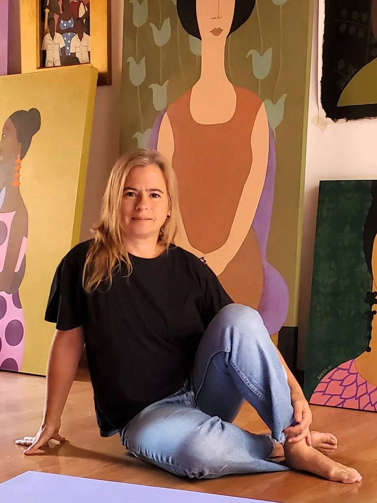 Daniza, artista y diseñadora colombiana, arte contemporáneo figurativo latinoamericano.