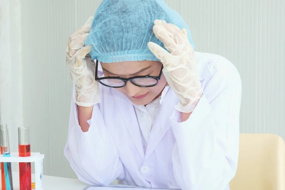 An Embryologist Makes Peace with Infertility, IVF, and Her “Failed” Embryos