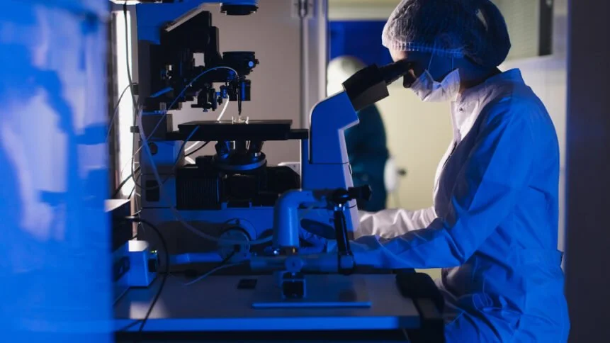 An Embryologist’s Journey to Conceive While Helping Others On the Same Path