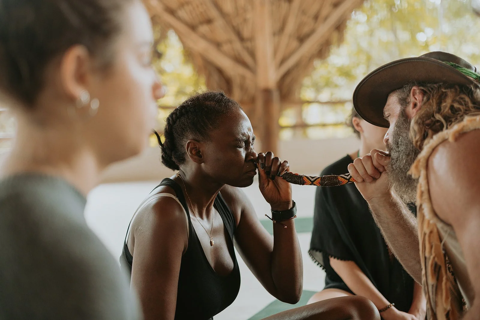 Rituel du Kambo avec Victoria lors d'une retraite de breathwork au Mexique
