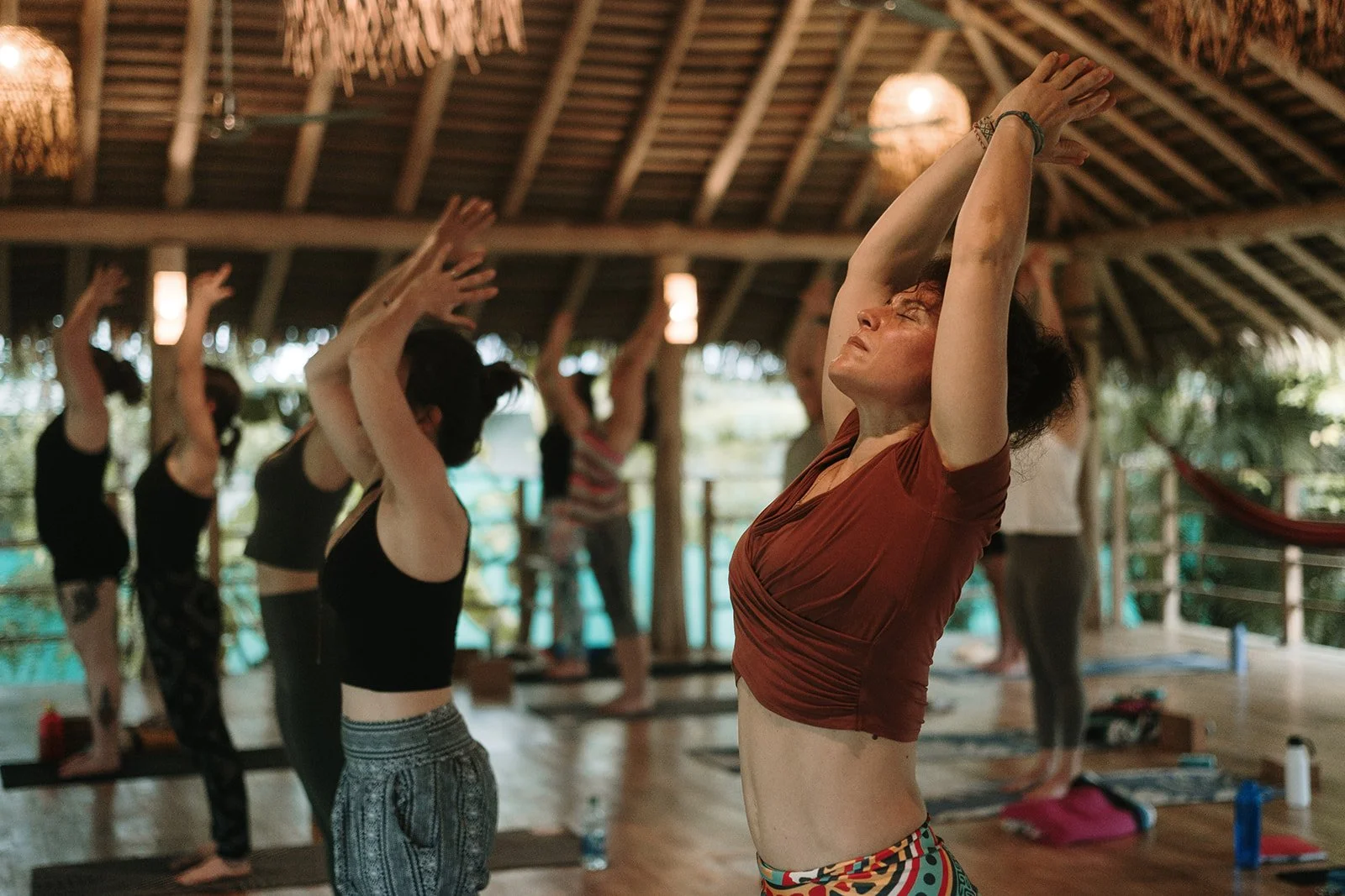 Séance de yoga lors d'une retraite au Mexique avec Namazé Yoga