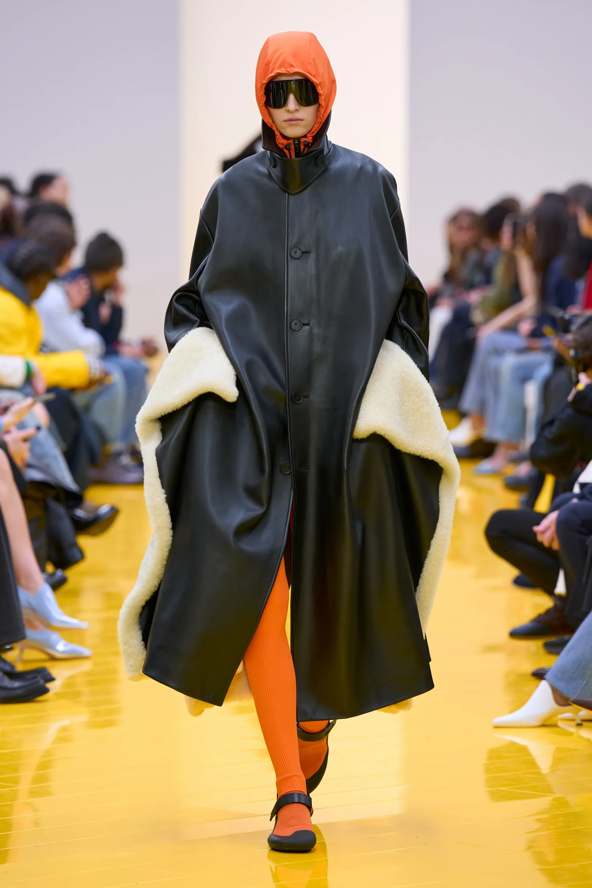 00021-loewe-fall-2026-ready-to-wear-credit-gorunway.webp
