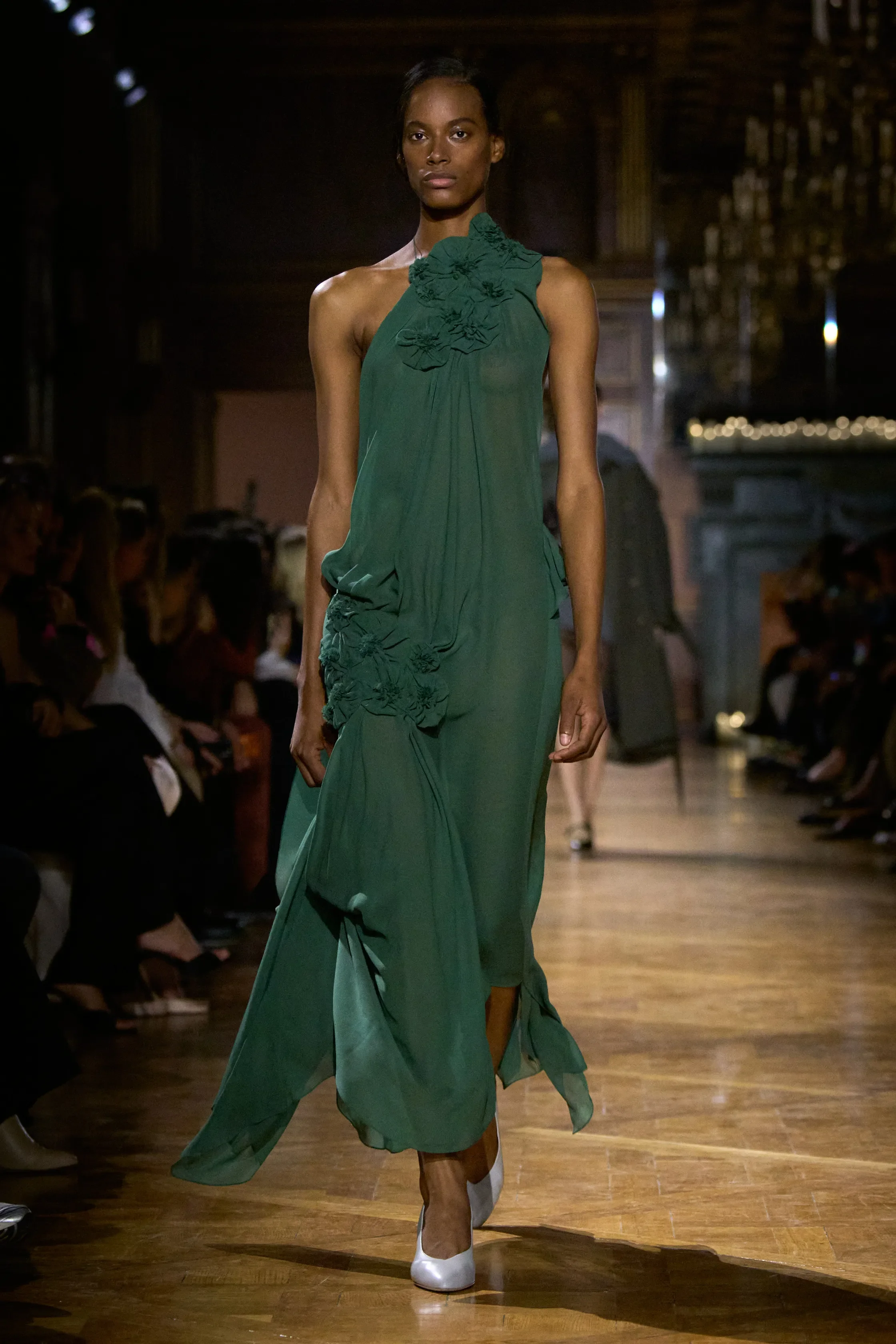 00013-victoria-beckham-fall-2026-ready-to-wear-credit-gorunway.webp